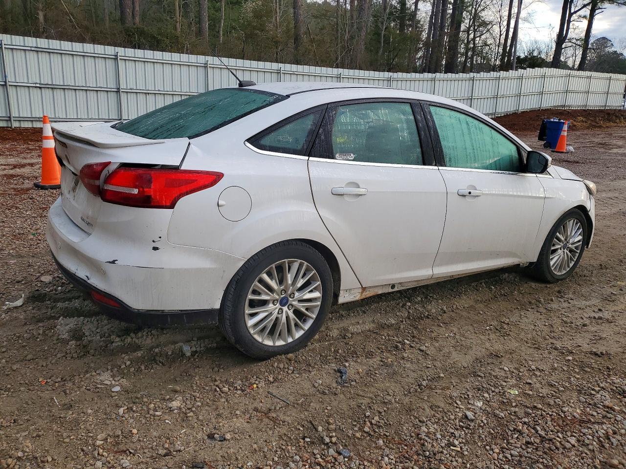 2018 Ford Focus Titanium - Фото 3