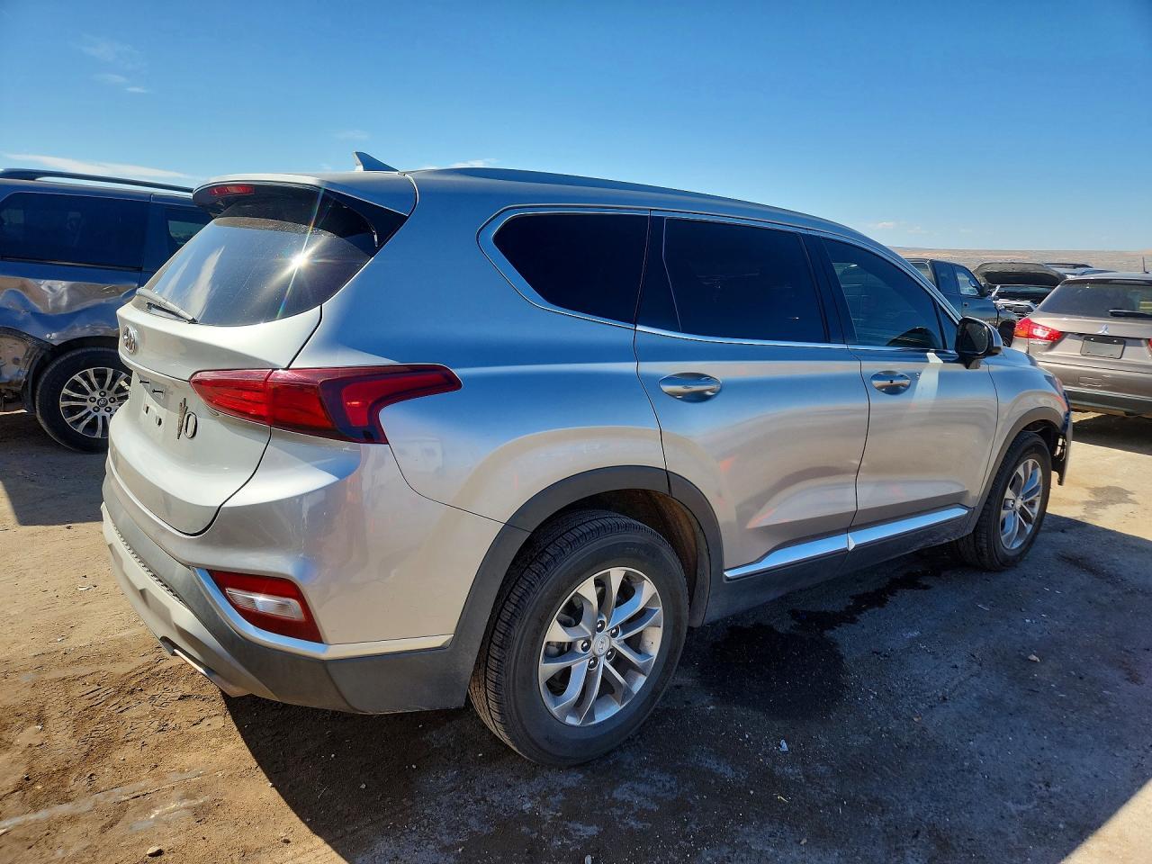 2020 Hyundai Santa Fe Sel - Фото 3