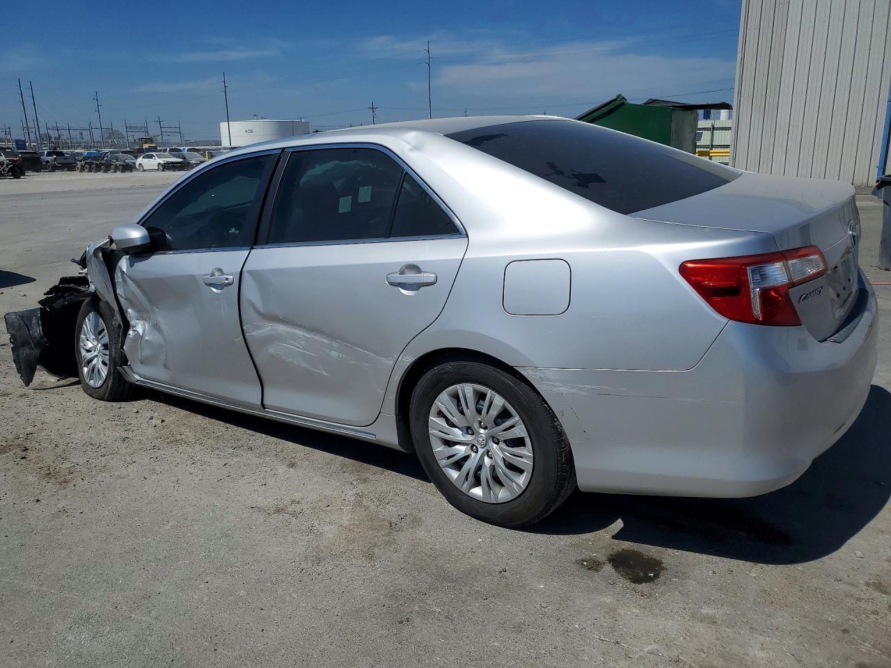 2014 Toyota Camry Le - Image 2