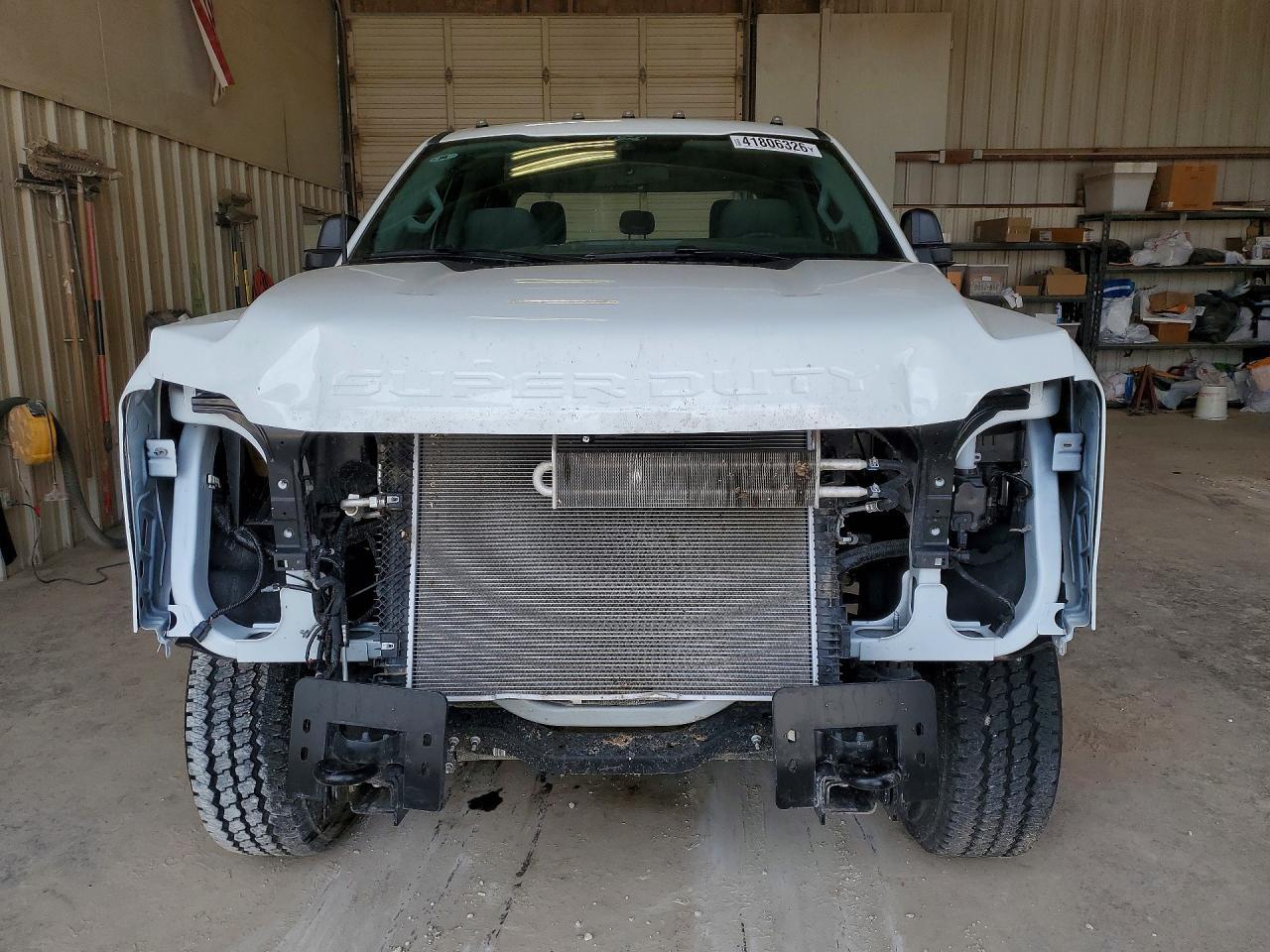 2025 Ford F250 Super Duty - Фото 5