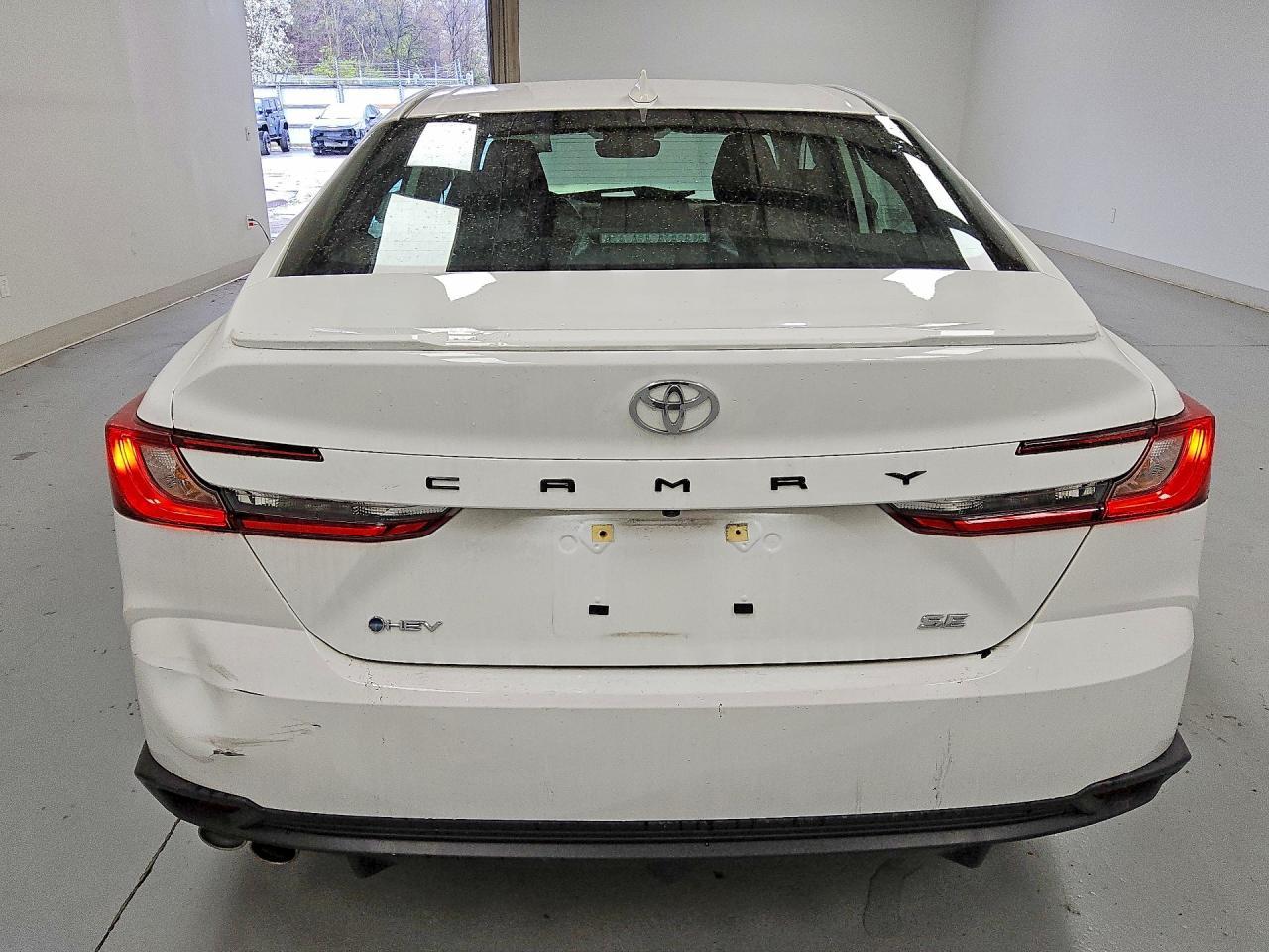 2025 Toyota Camry Se - Image 6