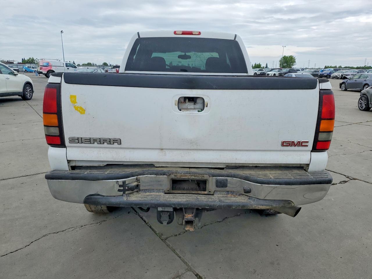 2004 GMC Sierra K2500 Heavy Duty - Фото 6
