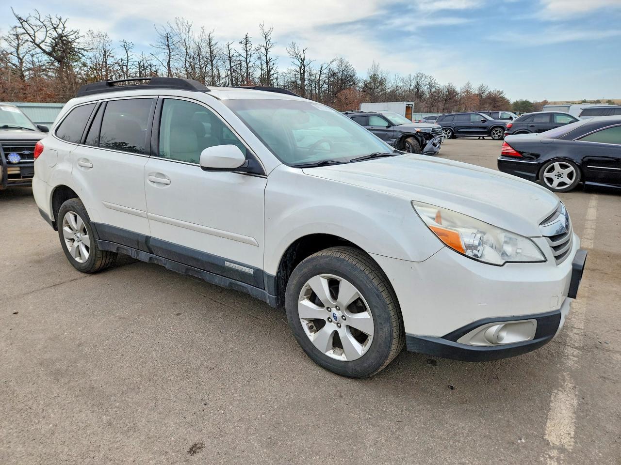2012 Subaru Outback 2.5I Limited - Image 4