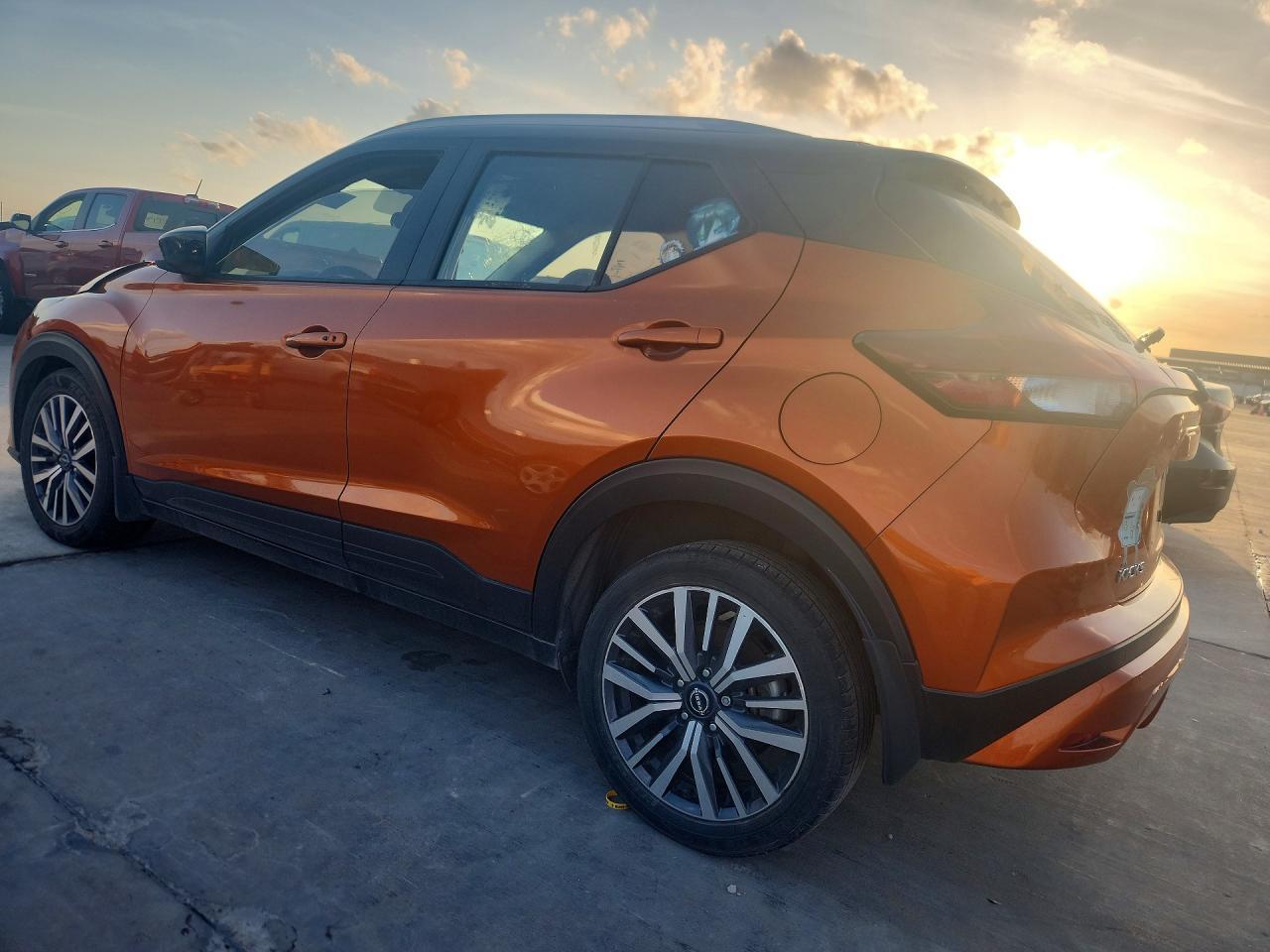 2023 Nissan Kicks Sv - Image 2