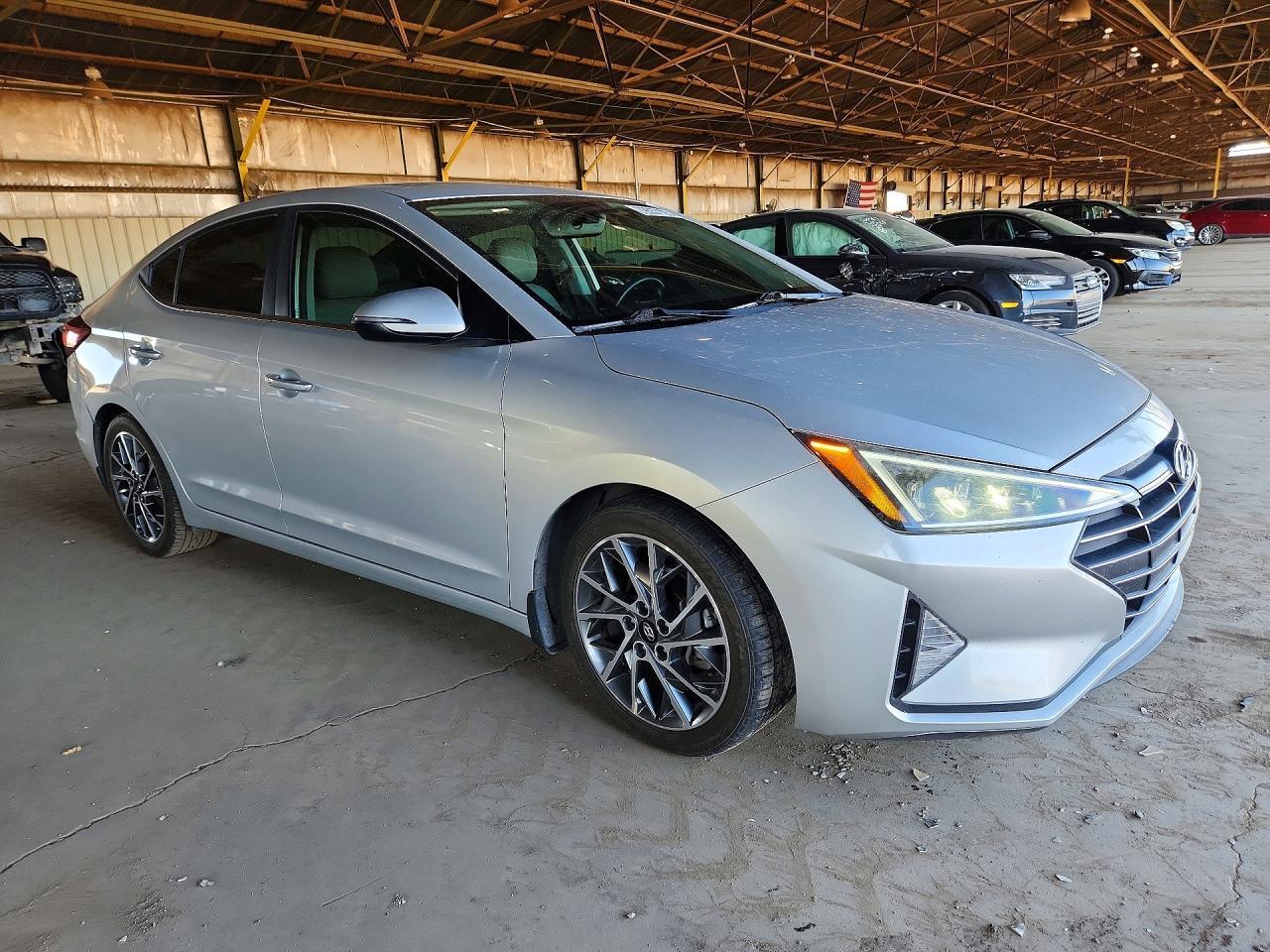 2020 Hyundai Elantra Limited - Фото 4