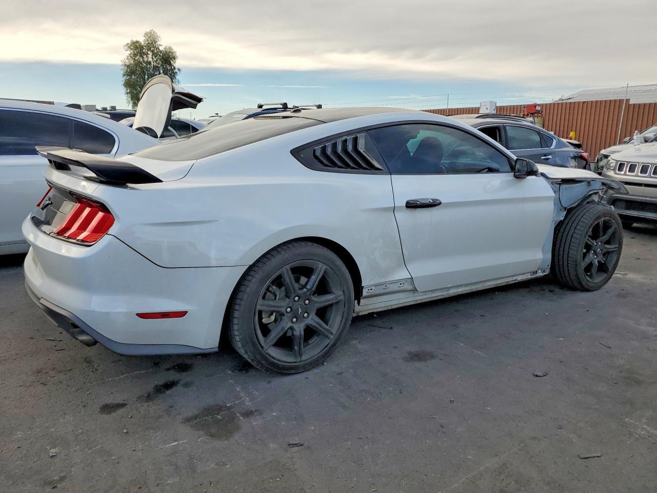 2019 Ford Mustang - Фото 3