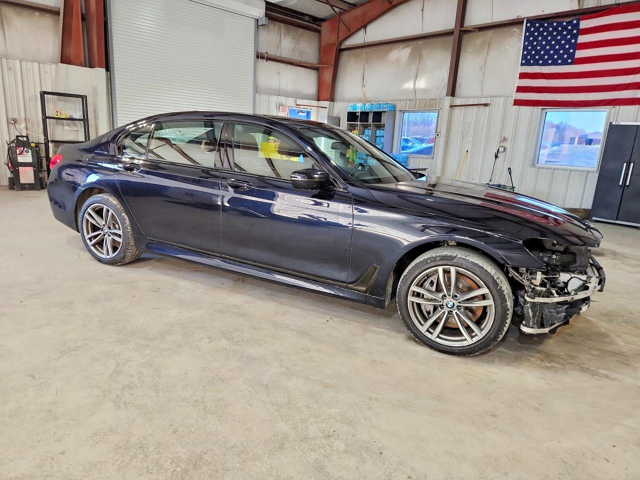 2018 BMW 750 Xi - Фото 4