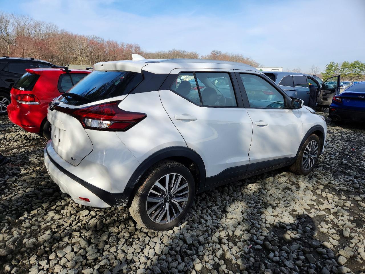 2022 Nissan Kicks Sv - Image 3