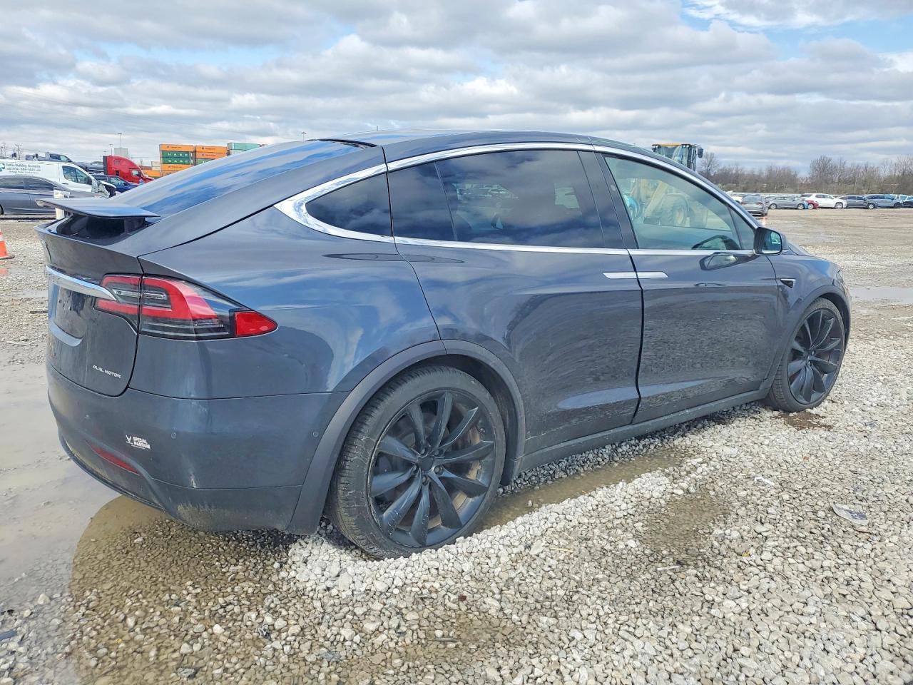 2020 Tesla Model X - Фото 3