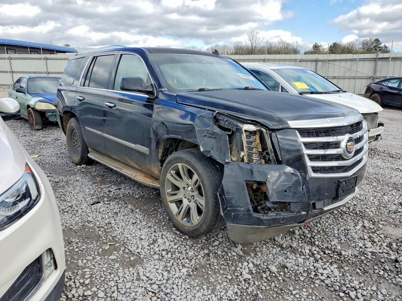 2015 Cadillac Escalade Luxury - Image 4