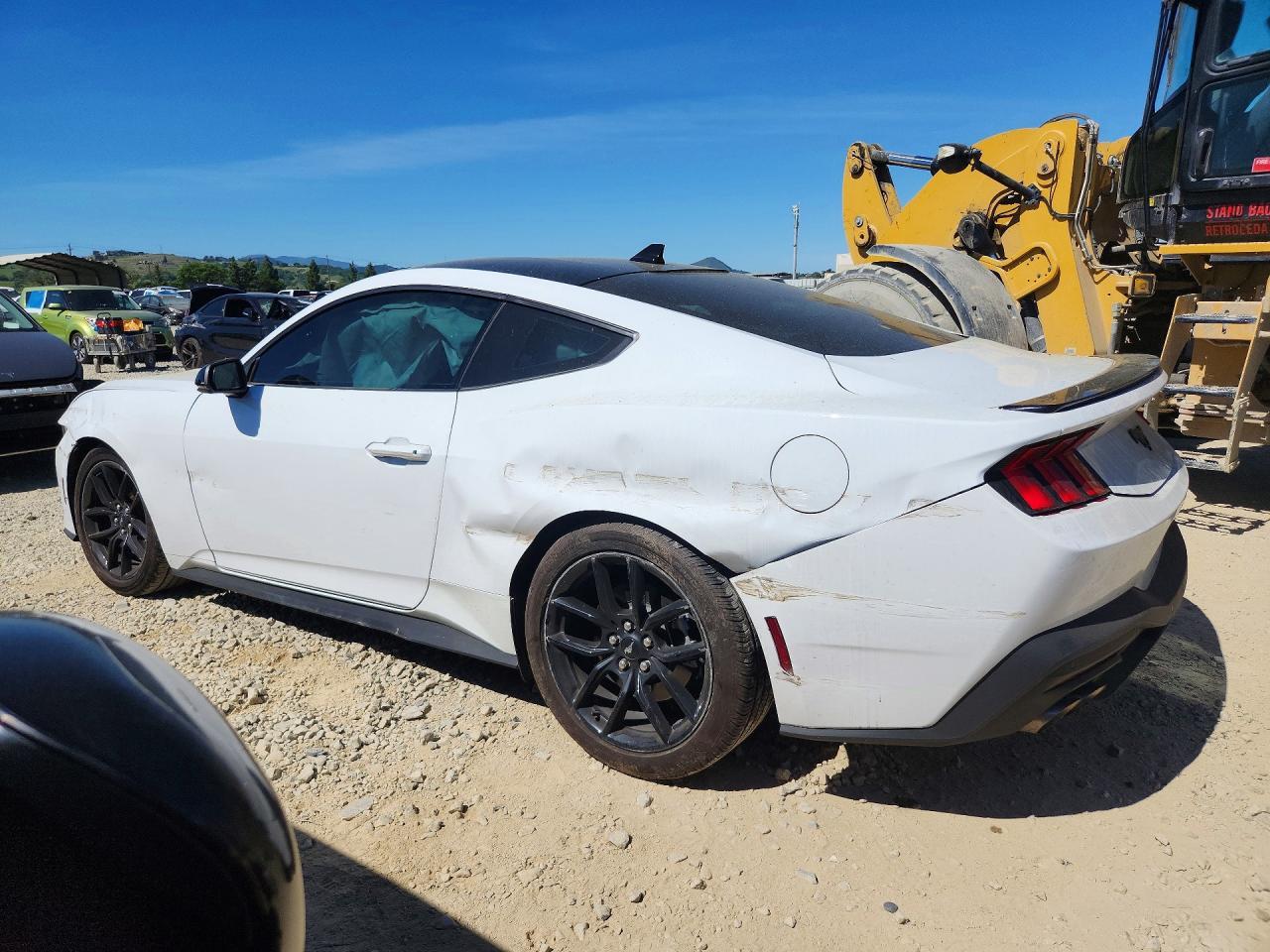 2025 Ford Mustang - Фото 2