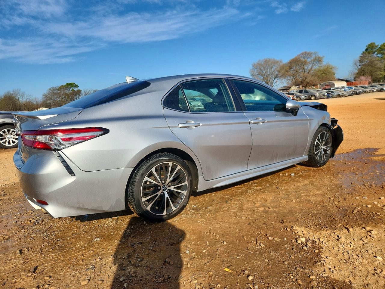 2019 Toyota Camry Se - Фото 3