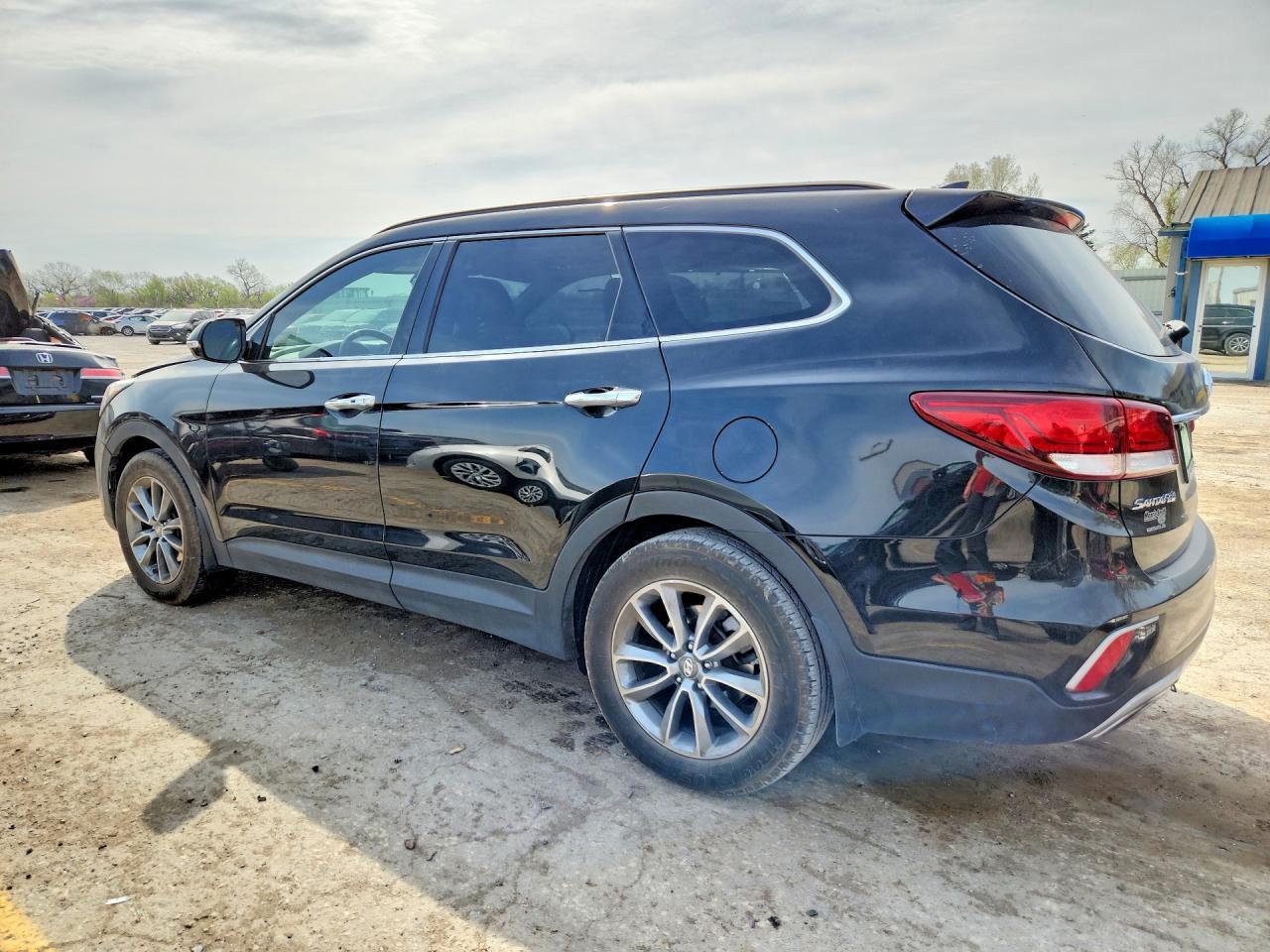 2017 Hyundai Santa Fe Limited - Image 2