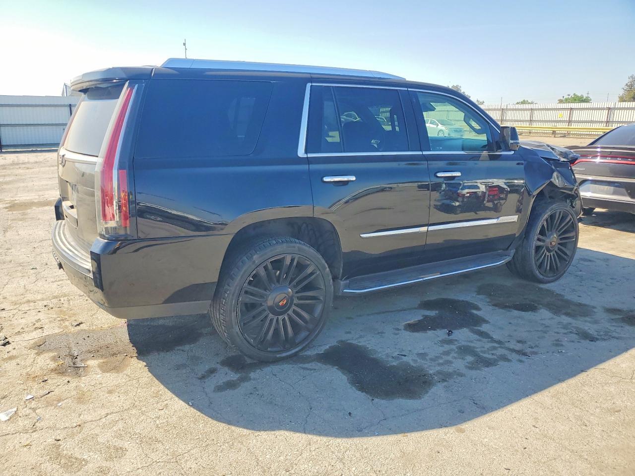 2019 Cadillac Escalade Luxury - Фото 3