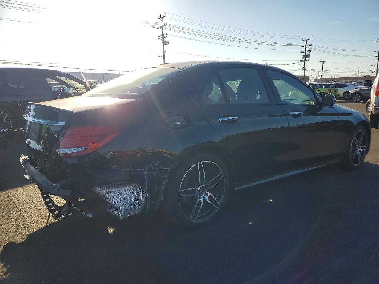 2019 Mercedes-Benz E 300 - Фото 3