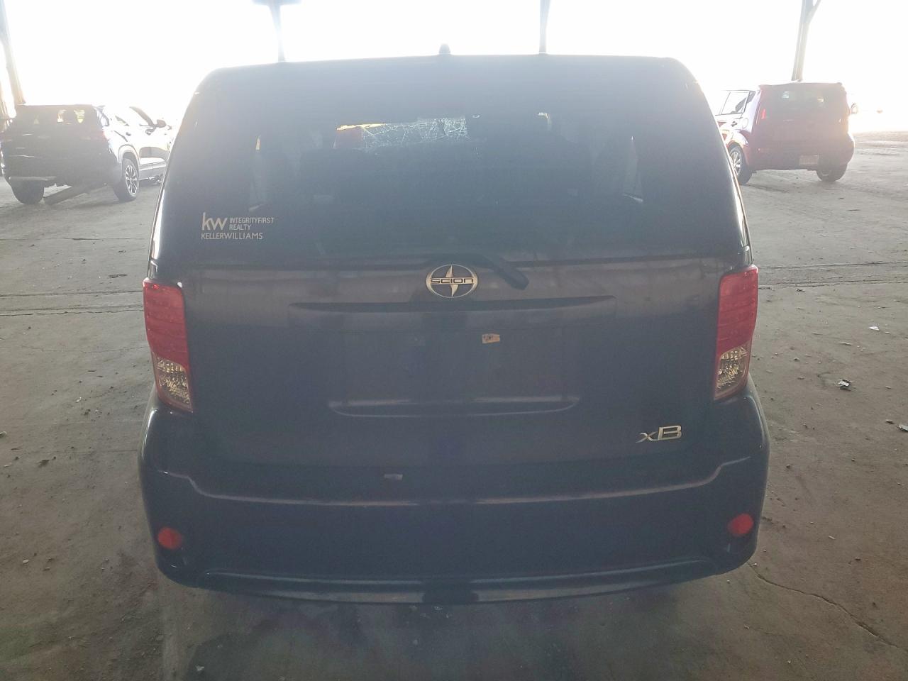2015 Scion Xb Base - Фото 6