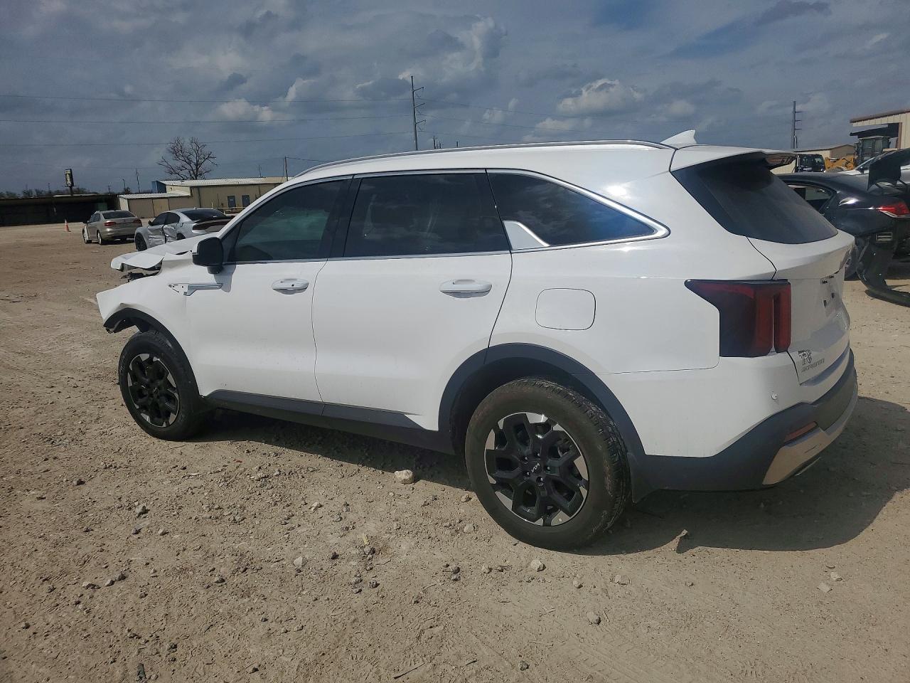 2025 Kia Sorento S - Фото 2