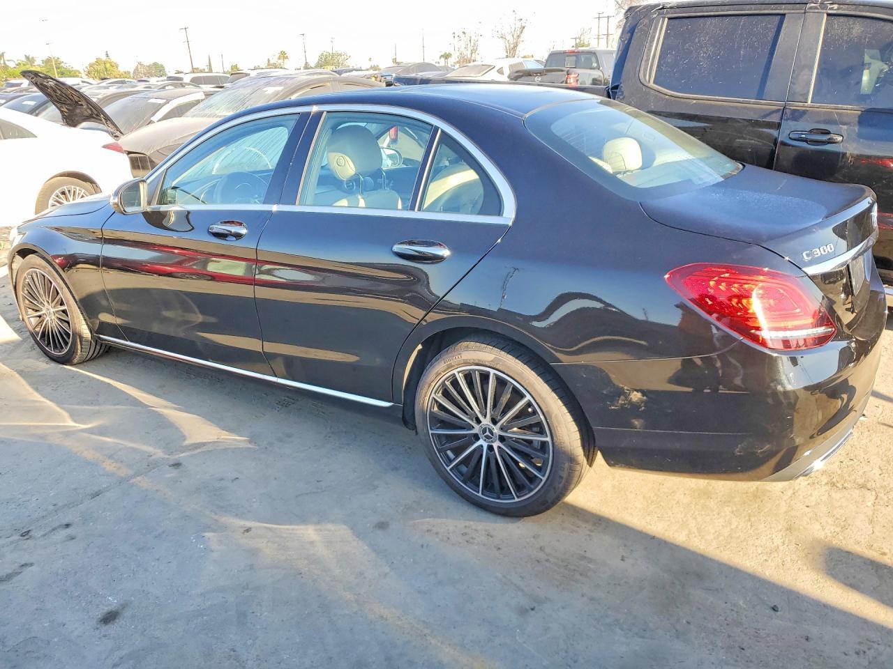 2020 Mercedes-Benz C 300 - Фото 2