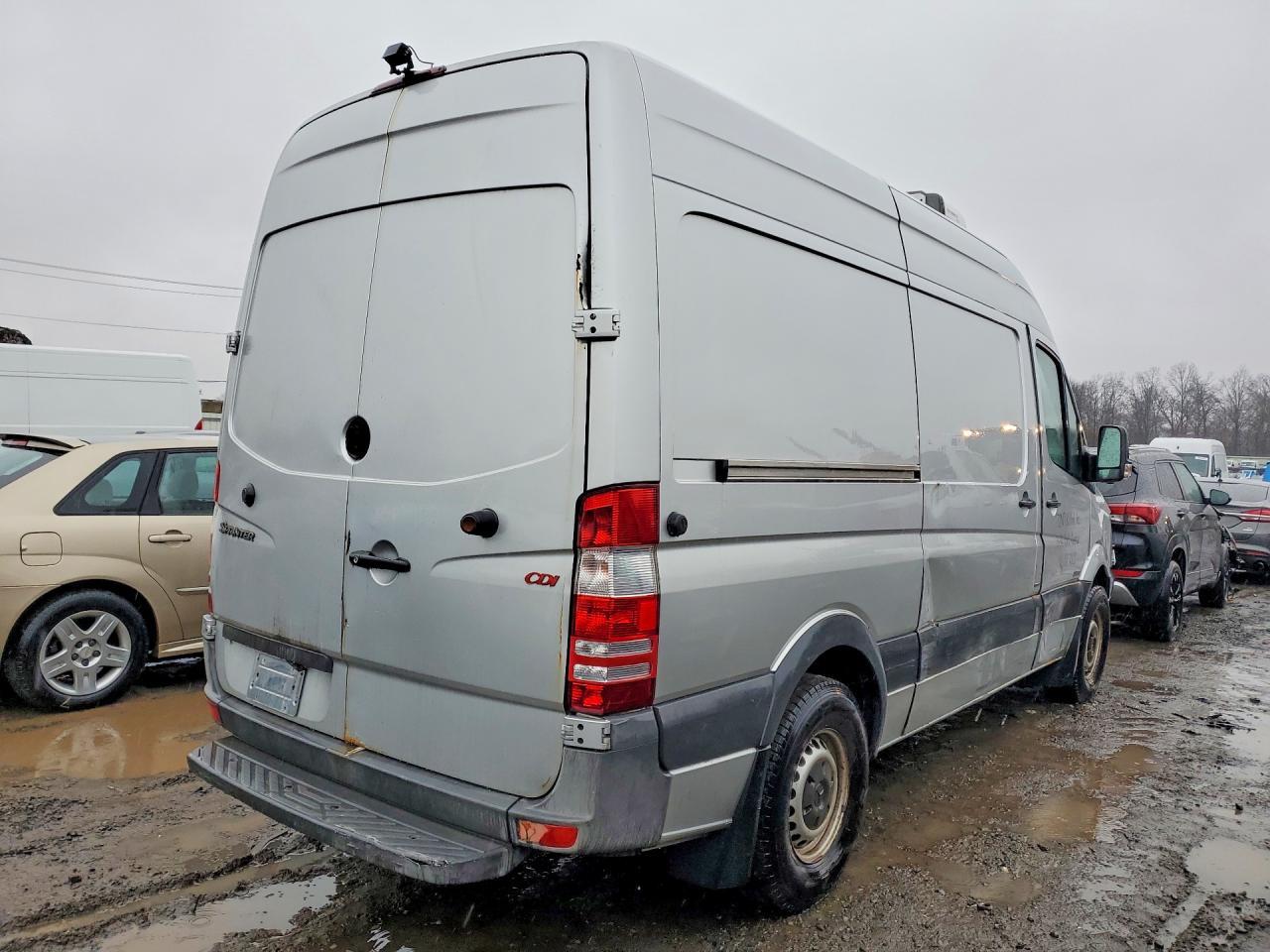 2010 Mercedes-Benz Sprinter 2500 - Image 3