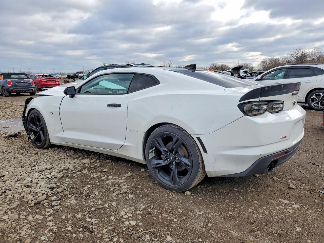 2019 Chevrolet Camaro Ls - Фото 2