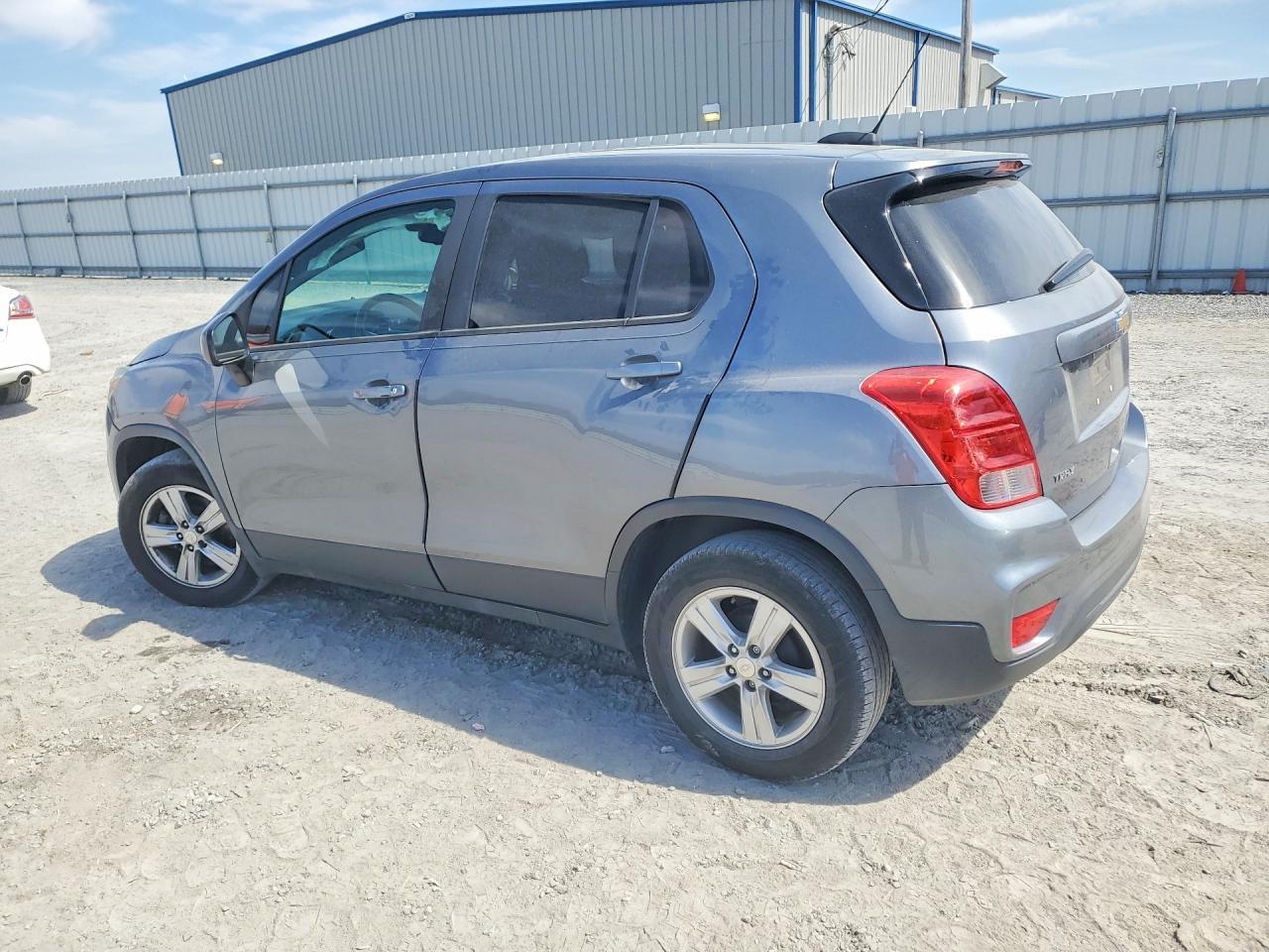 2020 Chevrolet Trax Ls - Фото 2