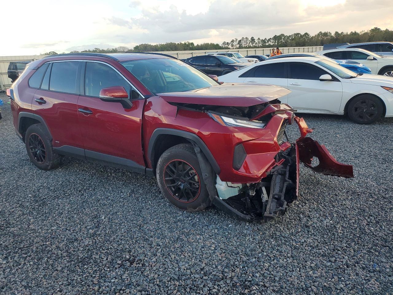 2025 Toyota Rav4 Hybrid Xle - Image 4