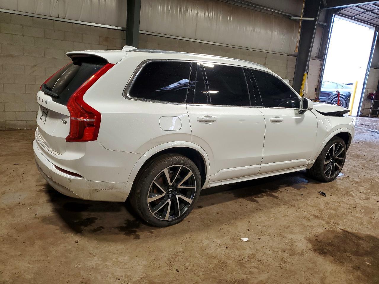2022 Volvo Xc90 T6 Momentum - Фото 3