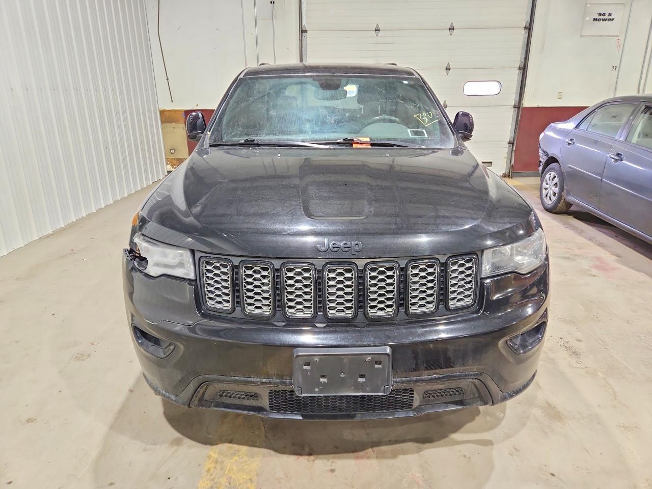 2019 Jeep Grand Cherokee Laredo - Image 5