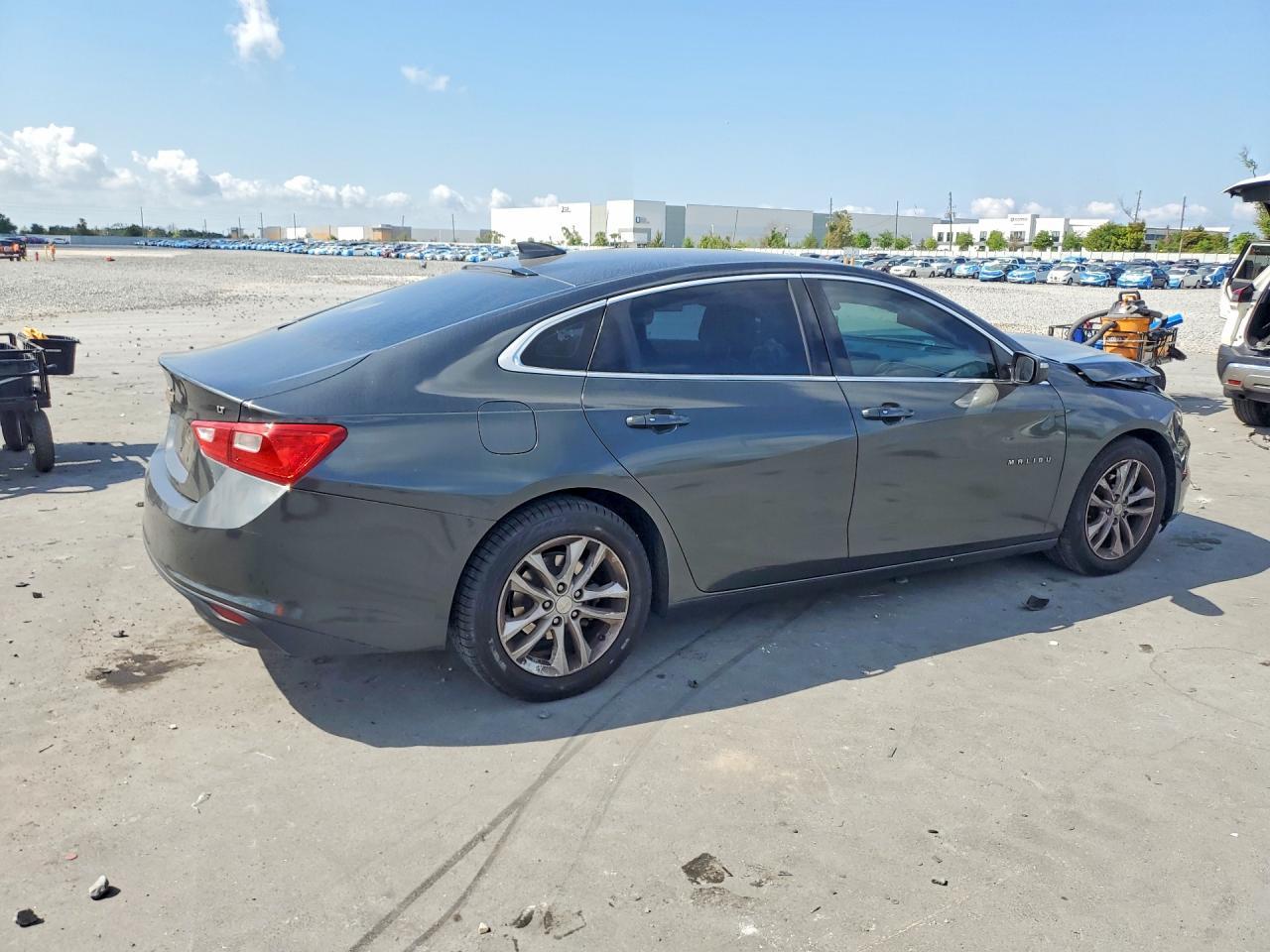 2017 Chevrolet Malibu Lt - Image 3
