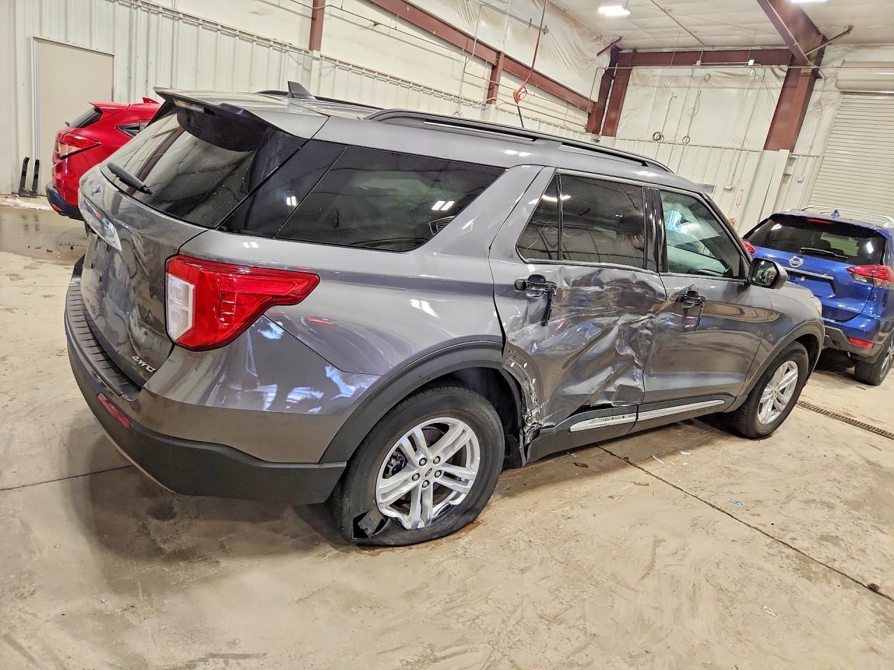 2022 Ford Explorer Xlt - Фото 3