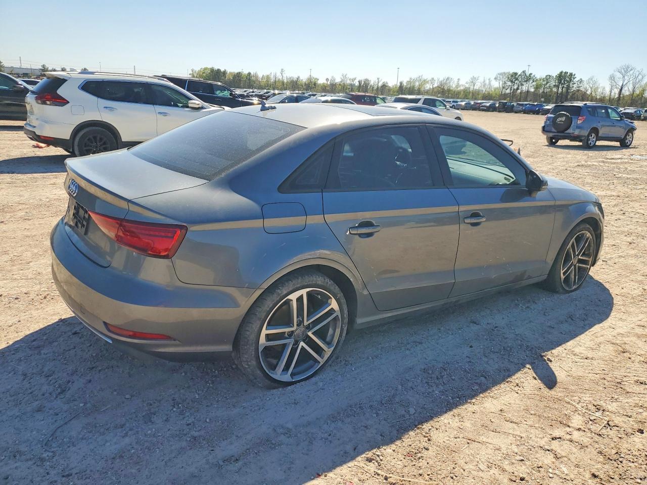 2017 Audi A3 Premium - Фото 3
