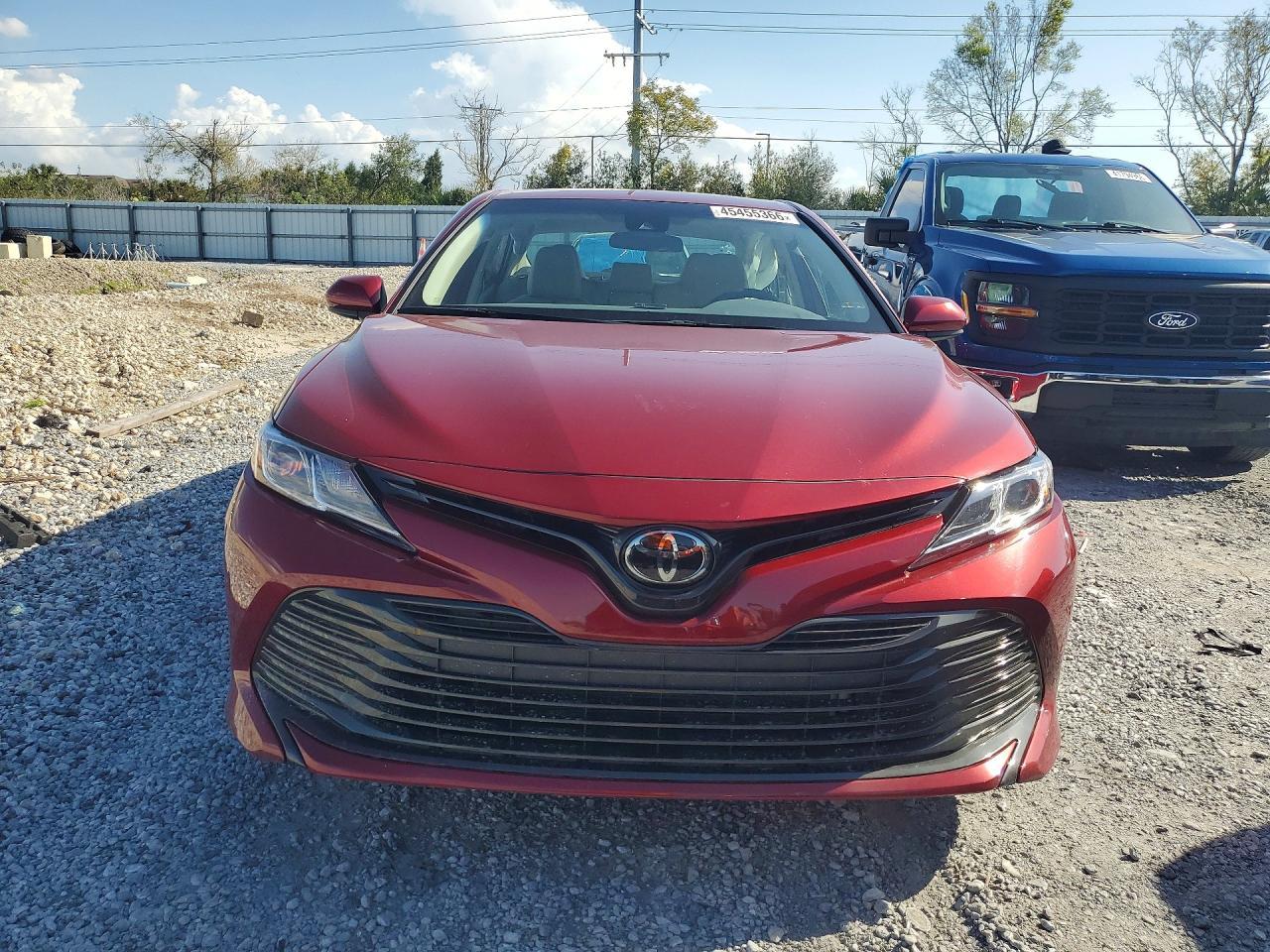 2020 Toyota Camry Le - Фото 5