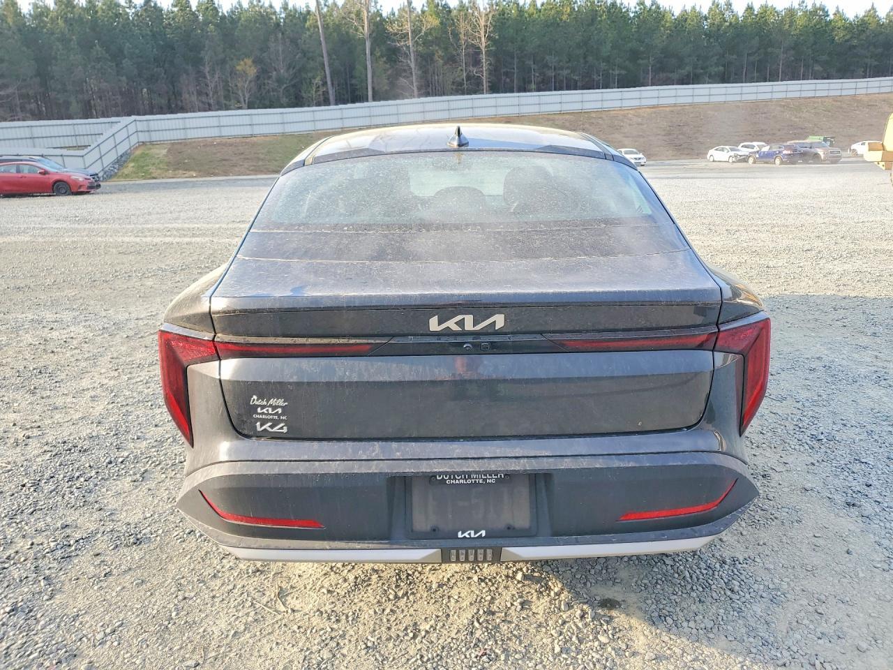 2025 Kia K4 Lxs - Image 6