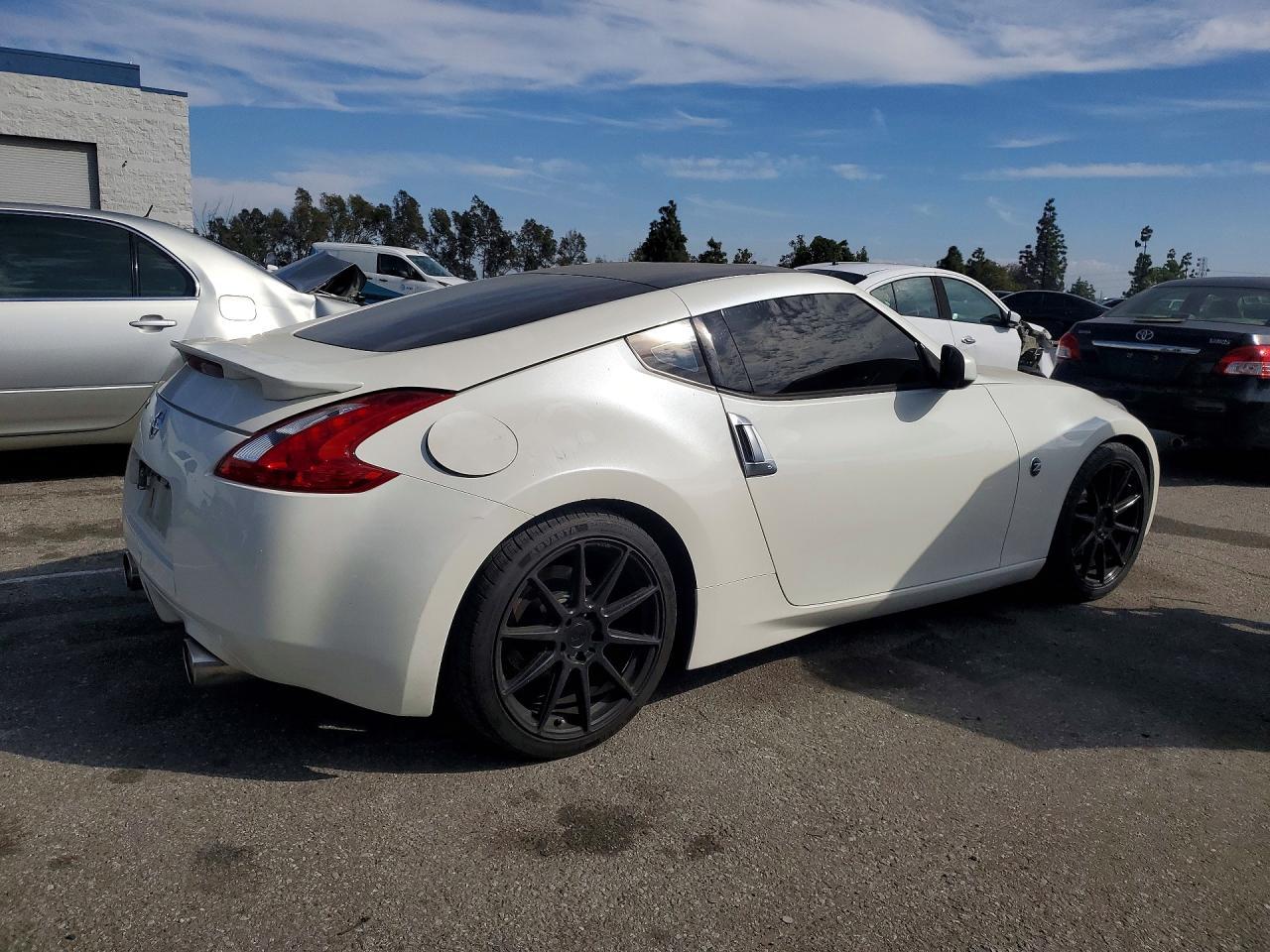 2016 Nissan 370Z Base - Фото 3