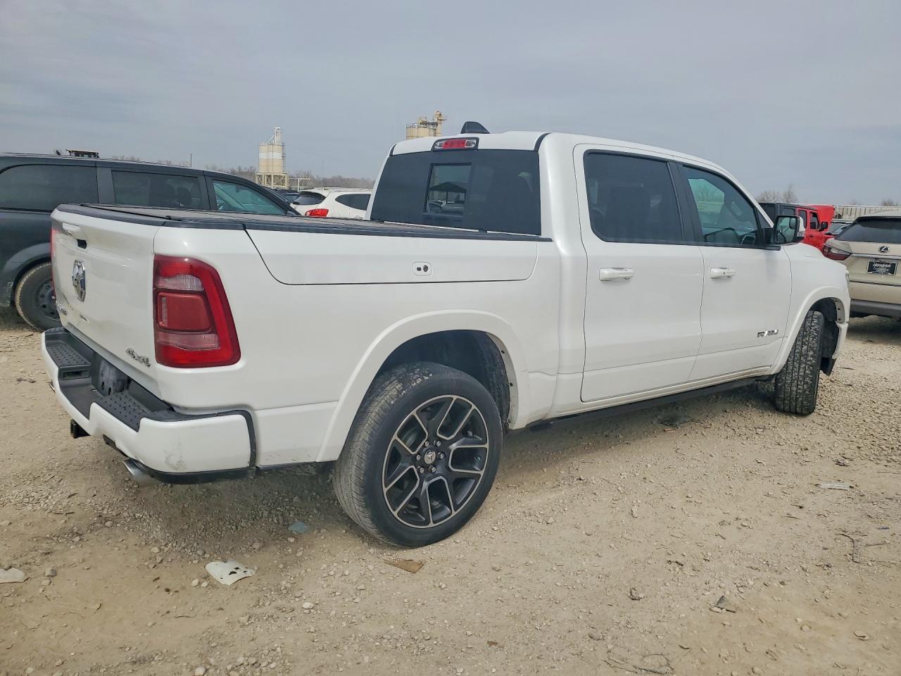2019 Ram 1500 Laramie - Фото 3