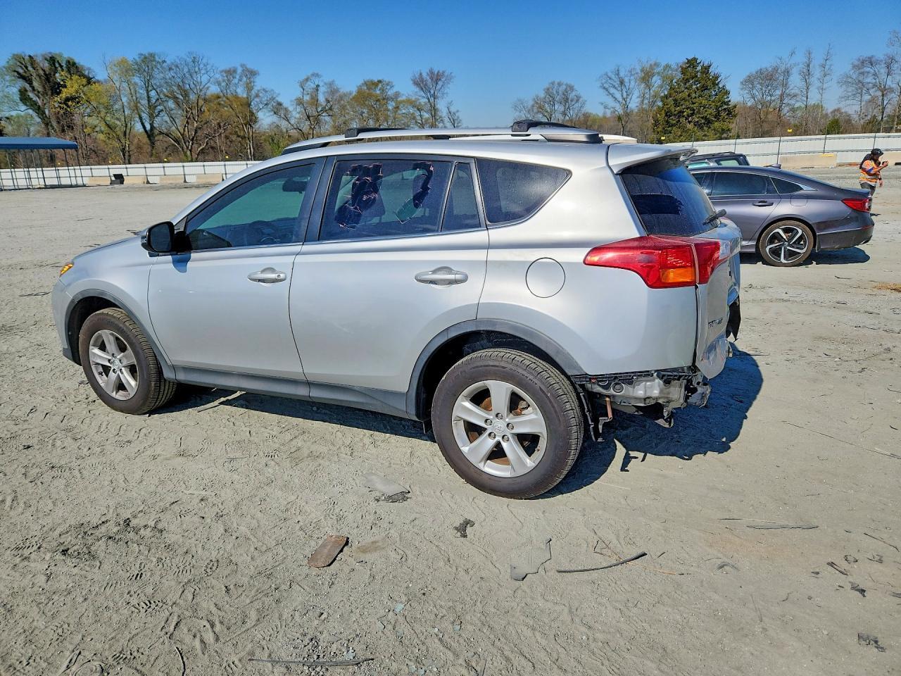 2013 Toyota Rav4 Xle - Image 2