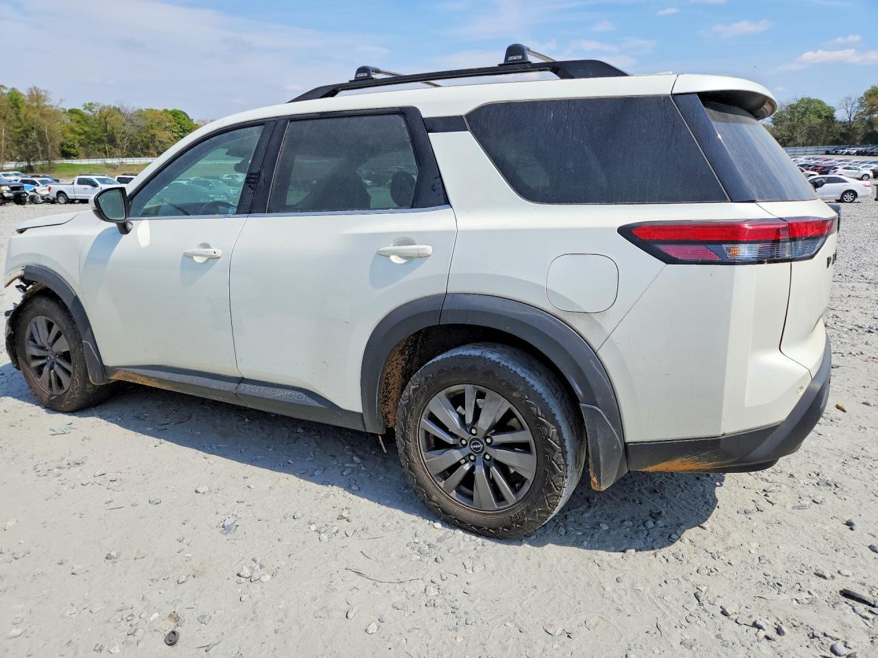 2022 Nissan Pathfinder Sv - Image 2