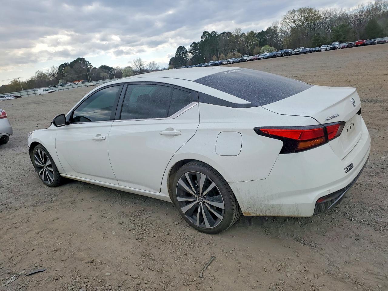 2021 Nissan Altima 2.5 Sr - Image 2
