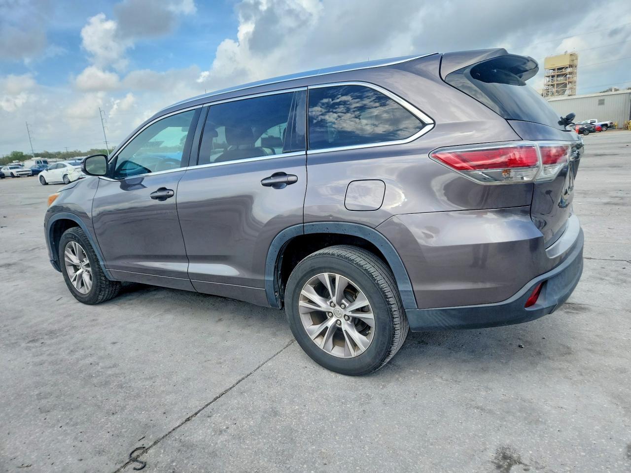 2015 Toyota Highlander Xle - Фото 2