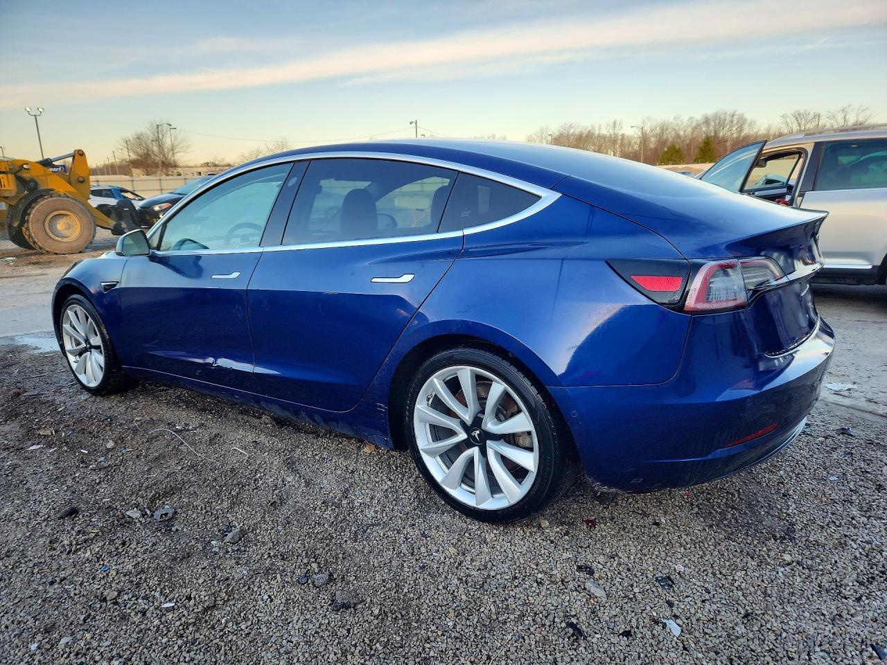 2018 Tesla Model 3 - Image 2