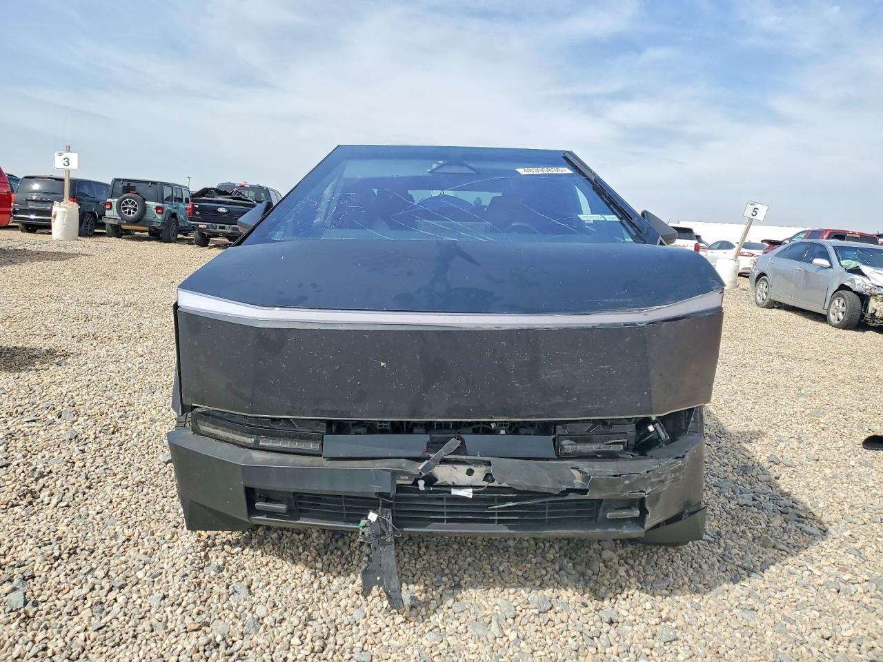 2025 Tesla Cybertruck - Image 5