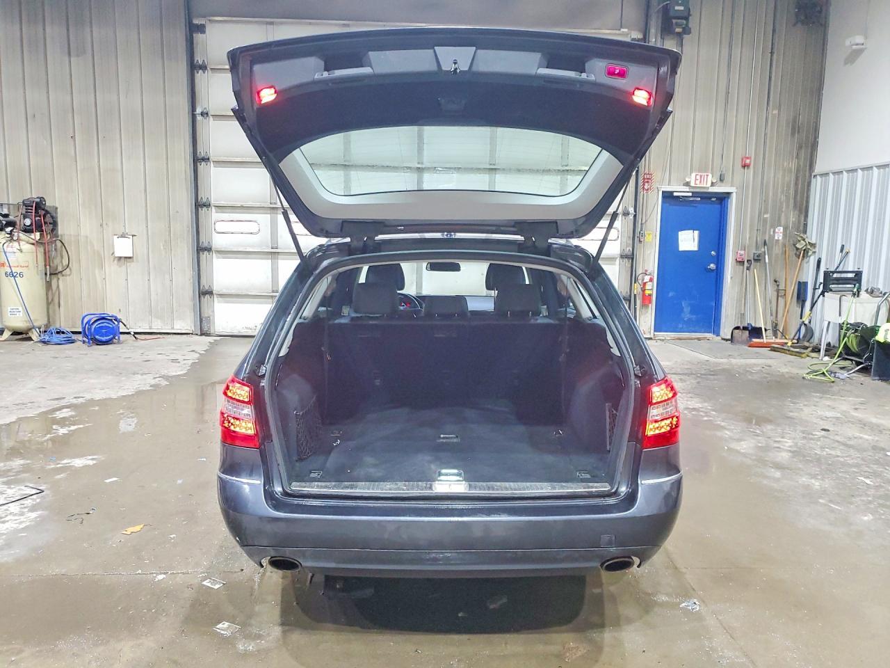 2011 Mercedes-Benz E 350 4Matic Wagon - Фото 6
