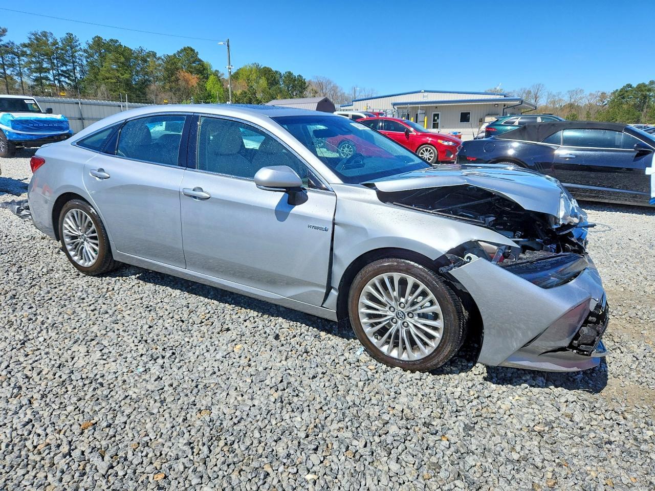 2020 Toyota Avalon Hybrid Limited - Image 4