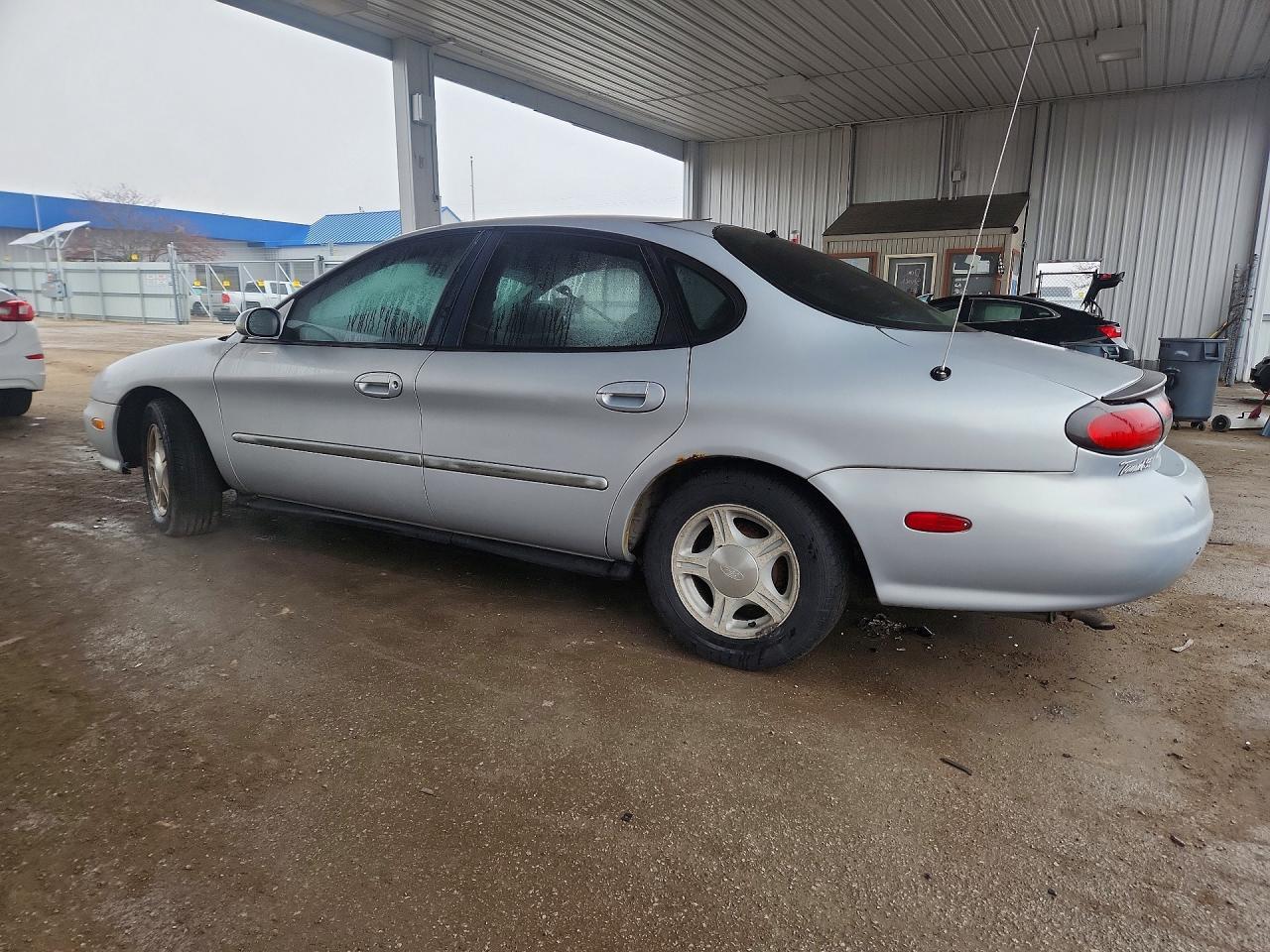 1999 Ford Taurus Se - Image 2