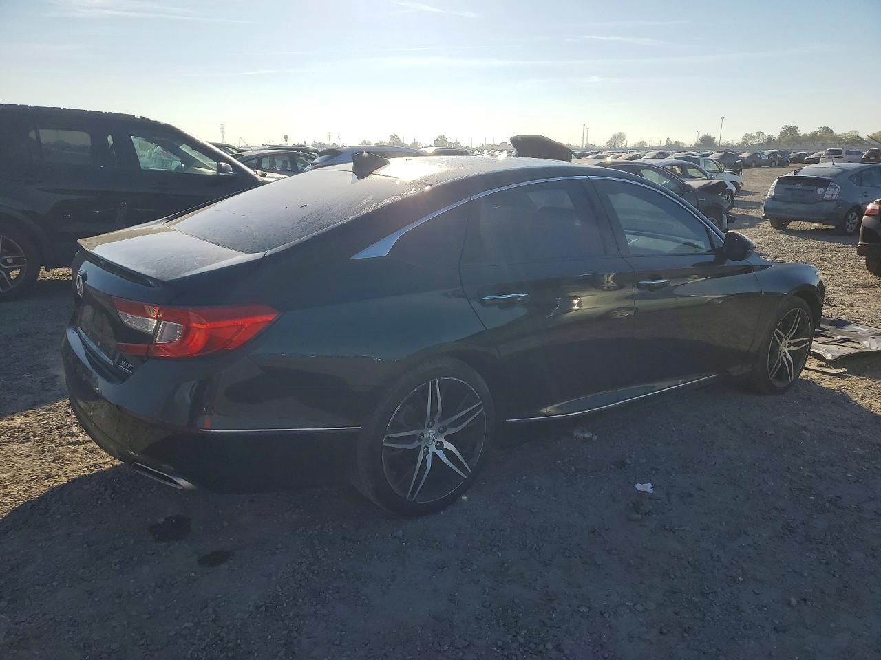 2022 Honda Accord Touring - Image 3