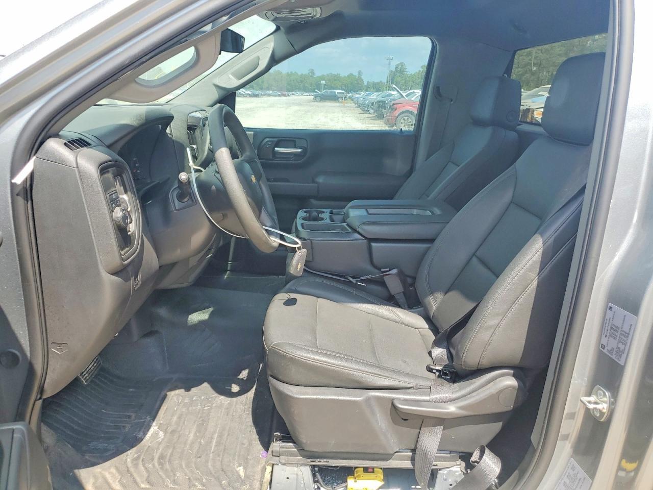 2025 Chevrolet Silverado C1500 - Image 7