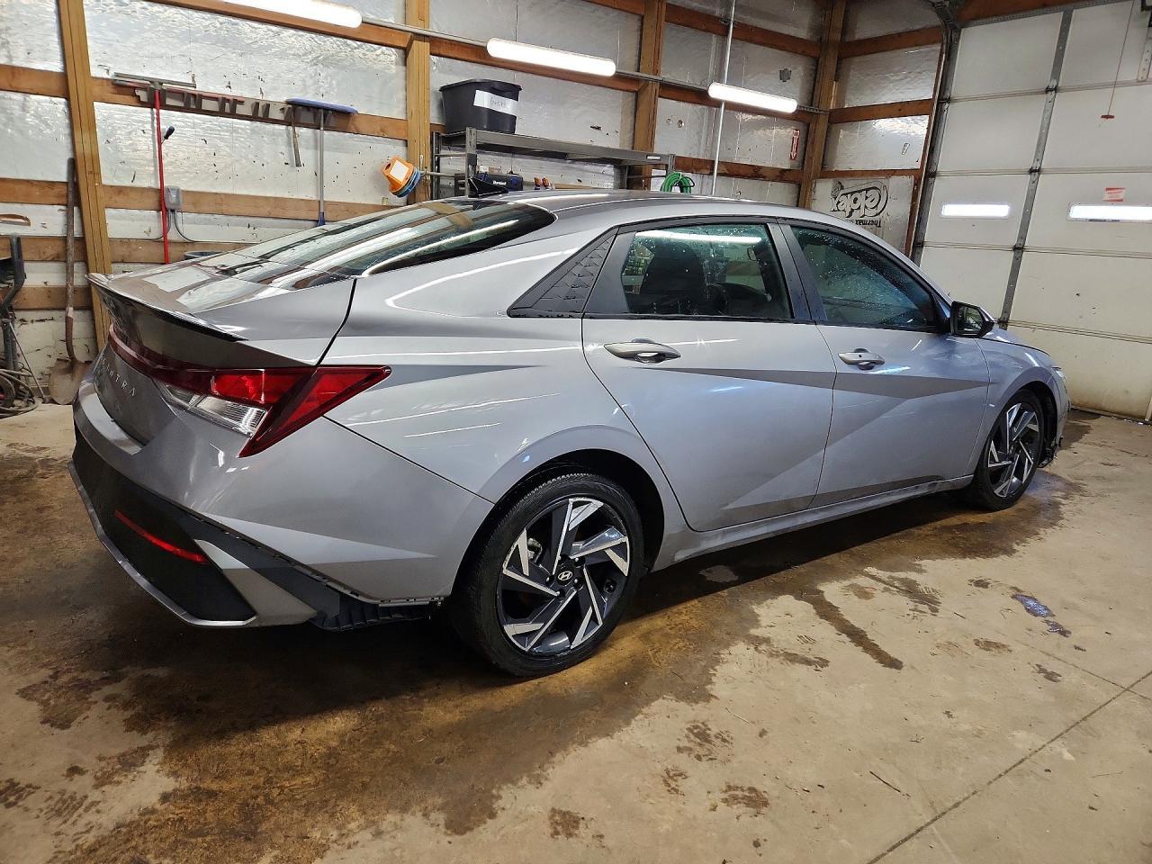 2025 Hyundai Elantra Sel Sport - Фото 3