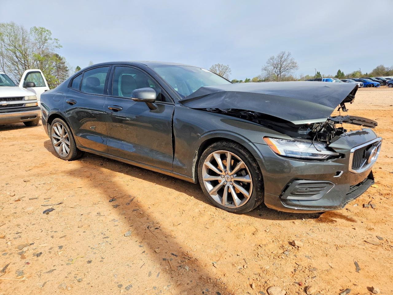 2020 Volvo S60 T5 Momentum - Image 4