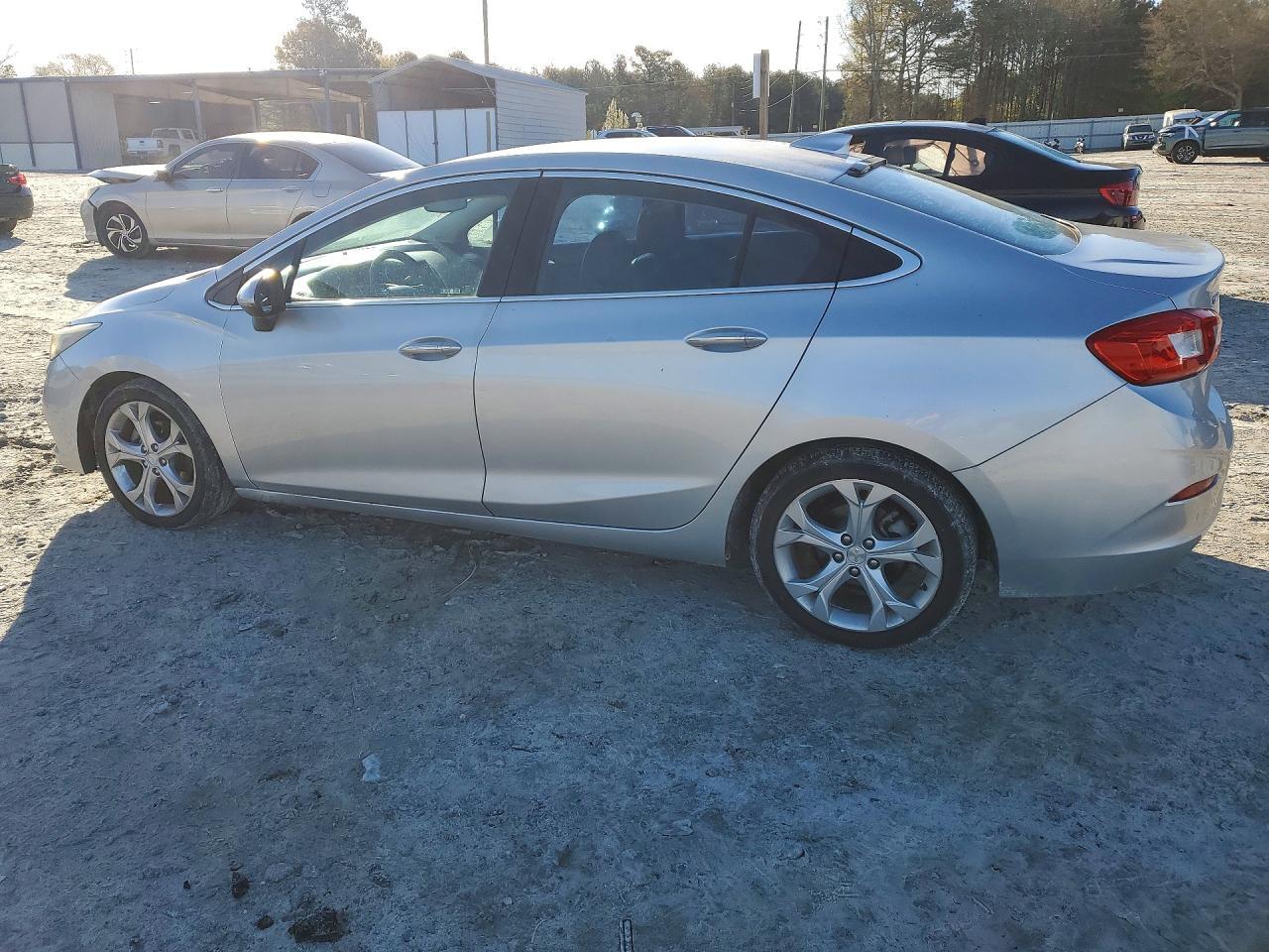 2017 Chevrolet Cruze Premier - Image 2