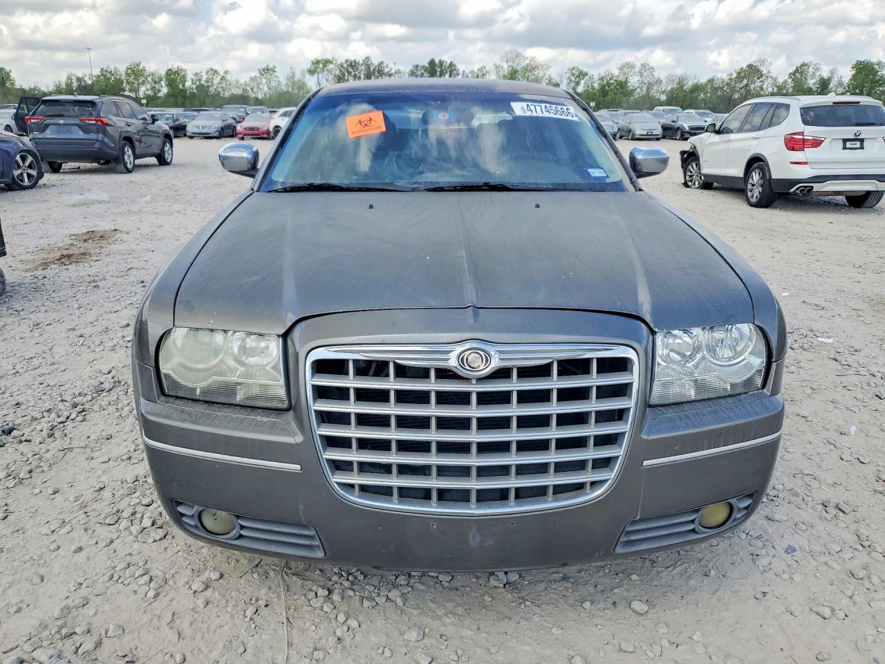 2010 Chrysler 300 Touring - Image 5